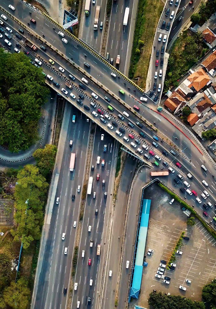 Aerial map of a highway with congested traffic